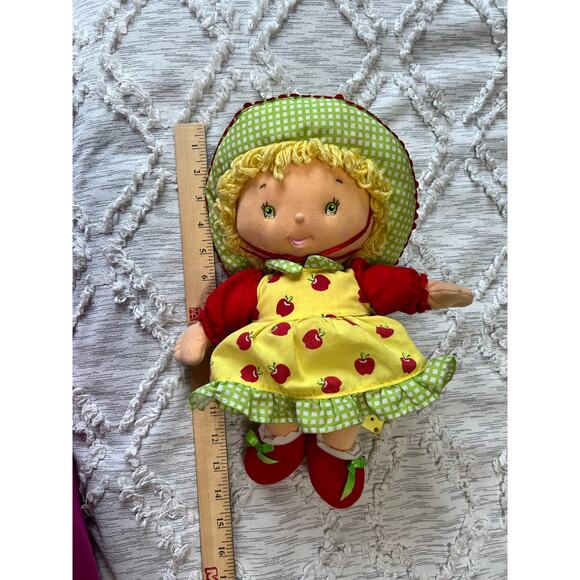 Strawberry Shortcake Talking Apple Dumplin Talking Doll - Picture 2 of 12